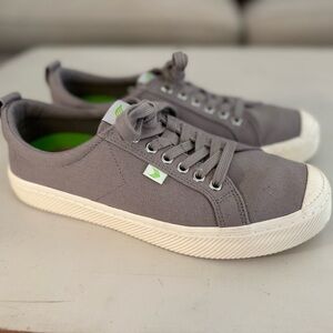 Cariuma Mystic Gray OCA Low Canvas